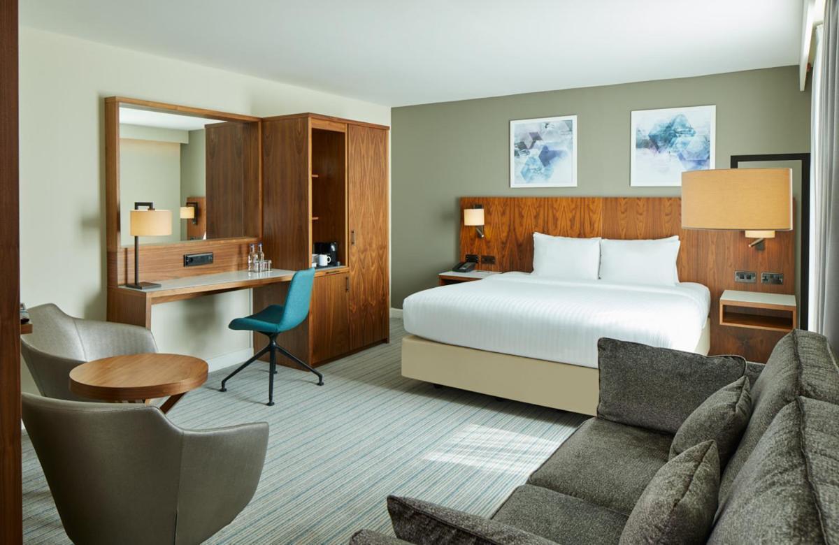 Courtyard By Marriott London Gatwick Airport Hotell Crawley  Exteriör bild