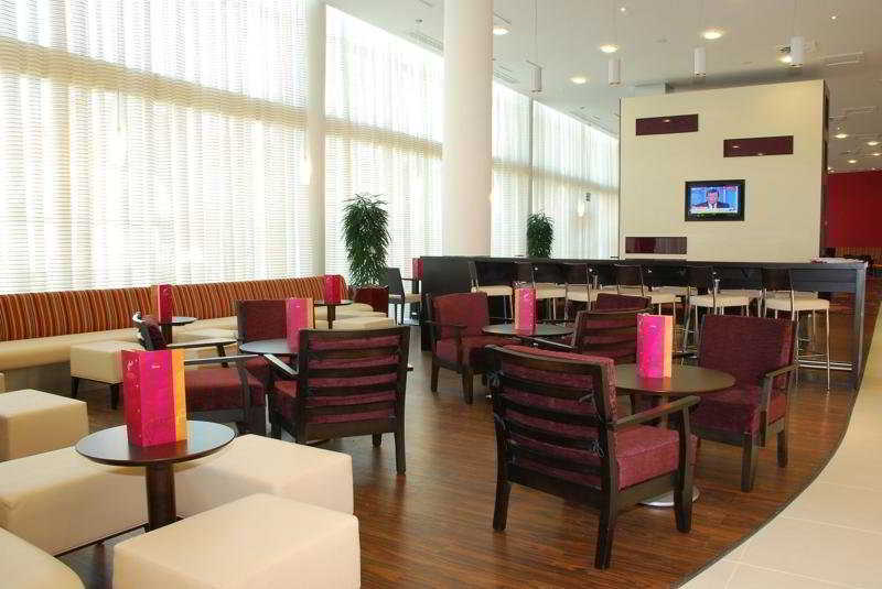 Courtyard By Marriott London Gatwick Airport Hotell Crawley  Restaurang bild